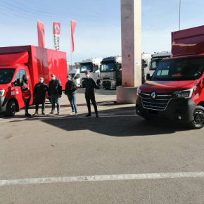 Consegna n 2 Master Red Edition con furgone in lega e sponda elettroidraulica