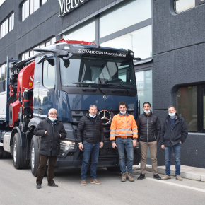 Consegna Nuovo Arocs 3248 L cassonato con gru!