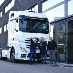 Consegna trattore stradale Nuovo Actros!