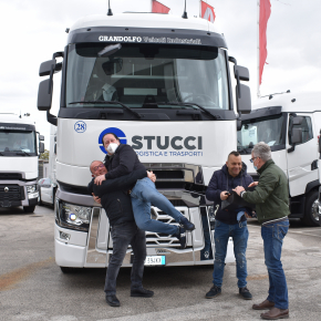 Nuovo Trattore stradale Renault Trucks  T HIGH CAB 520 per la Stucci Trasporti!