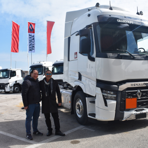 Nuovo T HIGH Renault Trucks alla Arri.Tras di Molfetta!