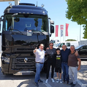 Nuovo T HIGH 520 Renault Trucks alla famiglia Sardone