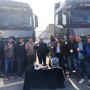 Consegna n 5 Stelle Actros L alla RAGONE LOGISTICS GROUP SRL