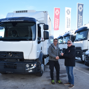 Consegna Renault Trucks D 280, allestito con gruppo frigo e sponda posteriore caricatrice.
