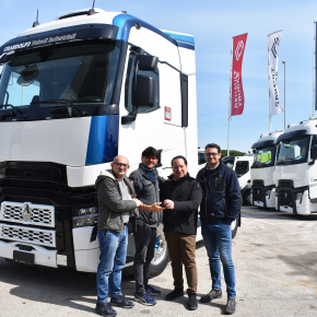 Consegna Nuovo Renault Trucks T HIGH 520